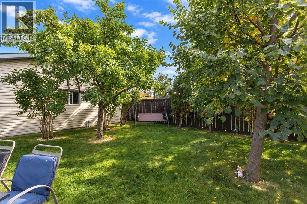 Listing photo – 5851 58 Avenue, Red Deer