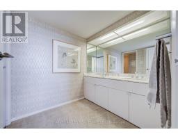 1605 - 63 St. Clair Avenue W, Toronto, ON M4V2Y9 Photo 31