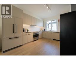 24 632 E 3rd Street, North Vancouver, BC V7L0J1 Photo 16