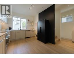 24 632 E 3rd Street, North Vancouver, BC V7L0J1 Photo 18