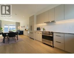 24 632 E 3rd Street, North Vancouver, BC V7L0J1 Photo 8