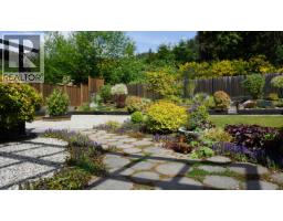 6222 Sitka Road, Sechelt, BC V7Z0L3 Photo 13