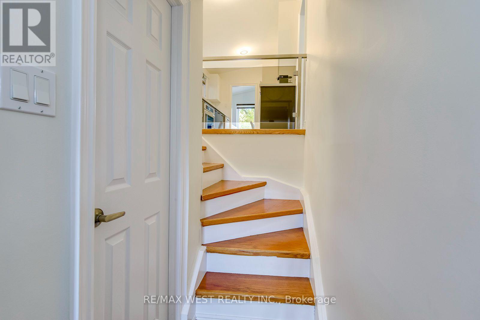6 MILLVIEW COURT - Image 37