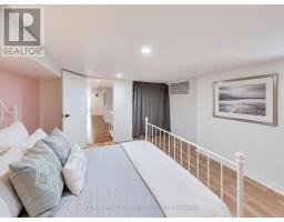 Living room - 39 Pendrith Street, Toronto, ON M6G1R6 Photo 8