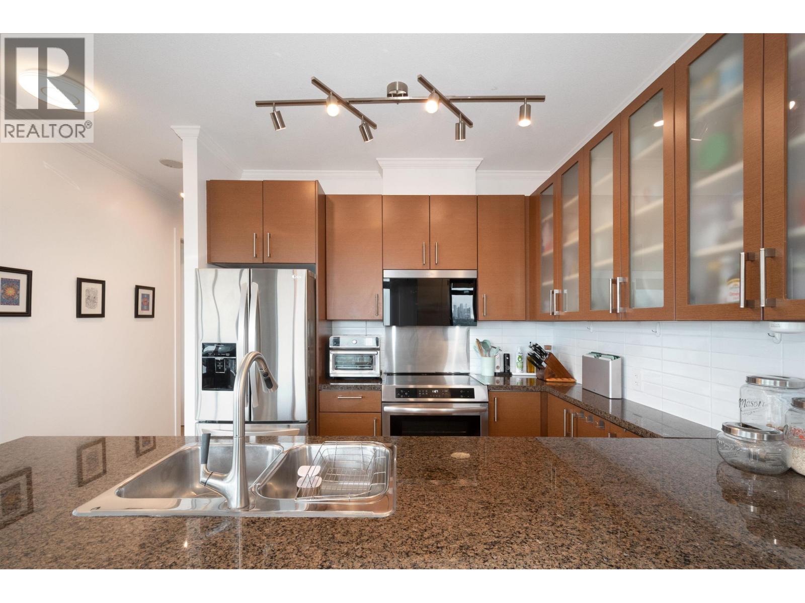Photo of 2602 2345 MADISON AVENUE 13