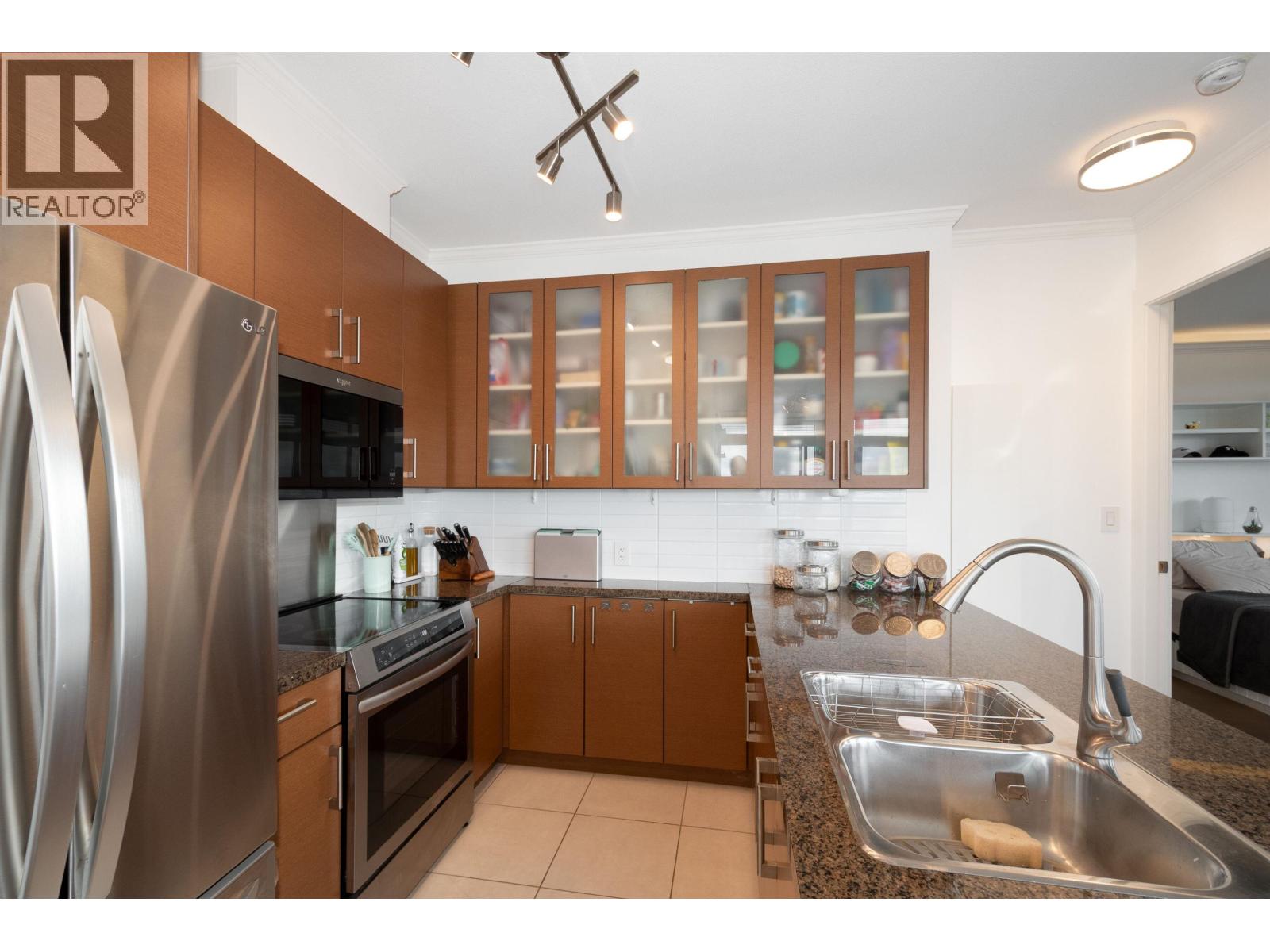 Photo of 2602 2345 MADISON AVENUE 14