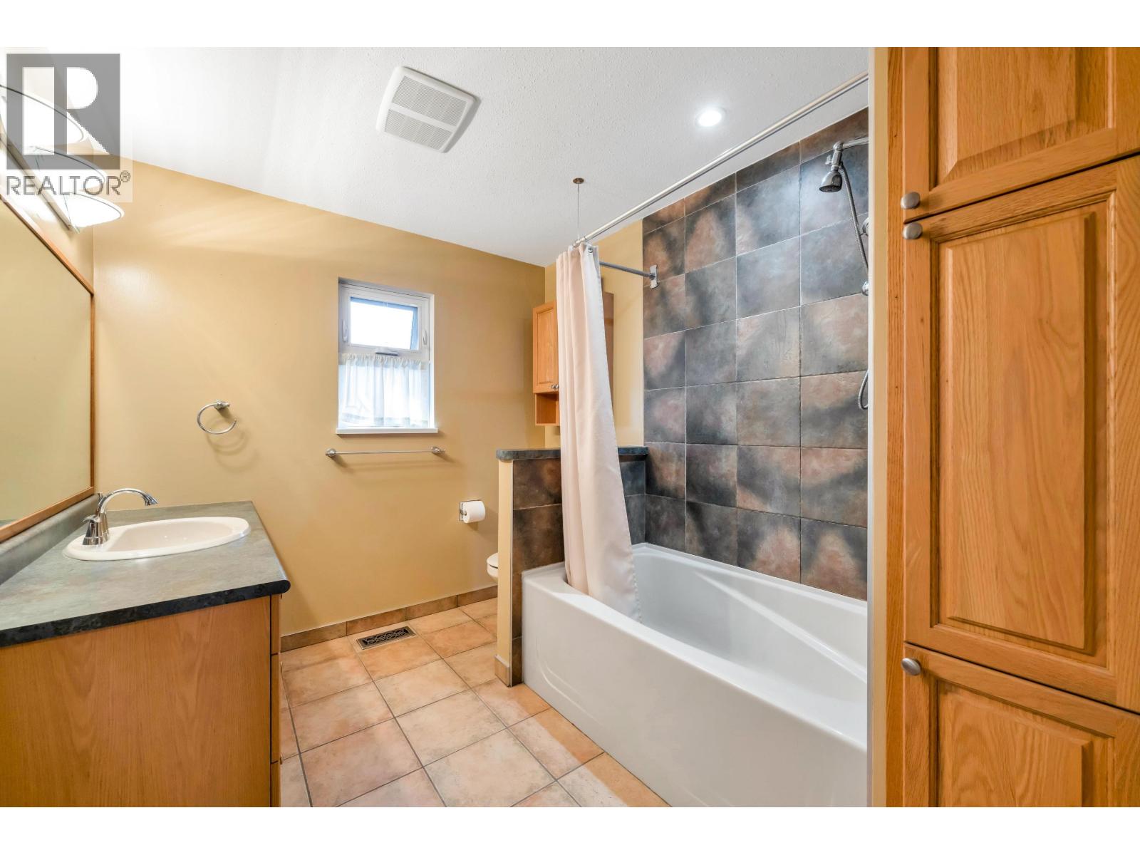466 55 Street, Tsawwassen