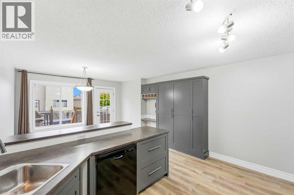 141 Thornfield Close SE - photo 9