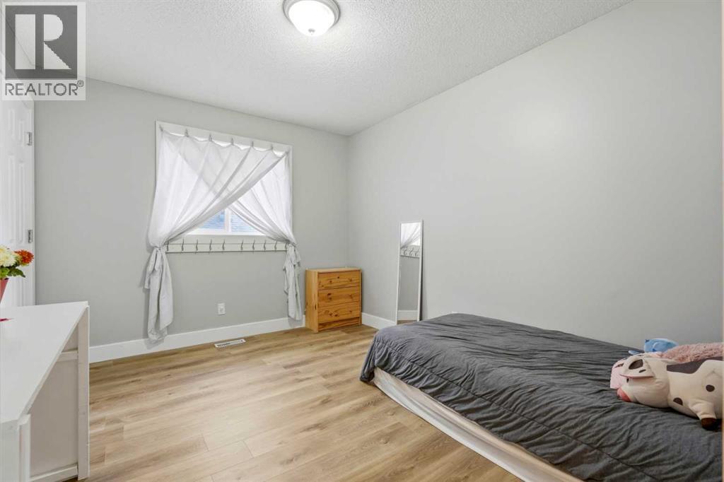 141 Thornfield Close SE - photo 15