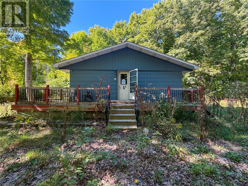 16 Bastien Road, Mindemoya, Manitoulin Island — photo 5