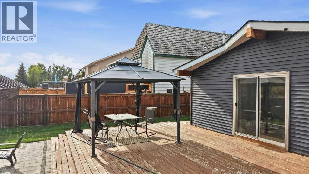 Listing photo – 3513 50 Avenue, Sylvan Lake