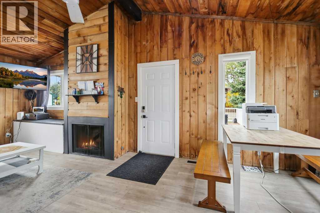Listing photo – 3513 50 Avenue, Sylvan Lake