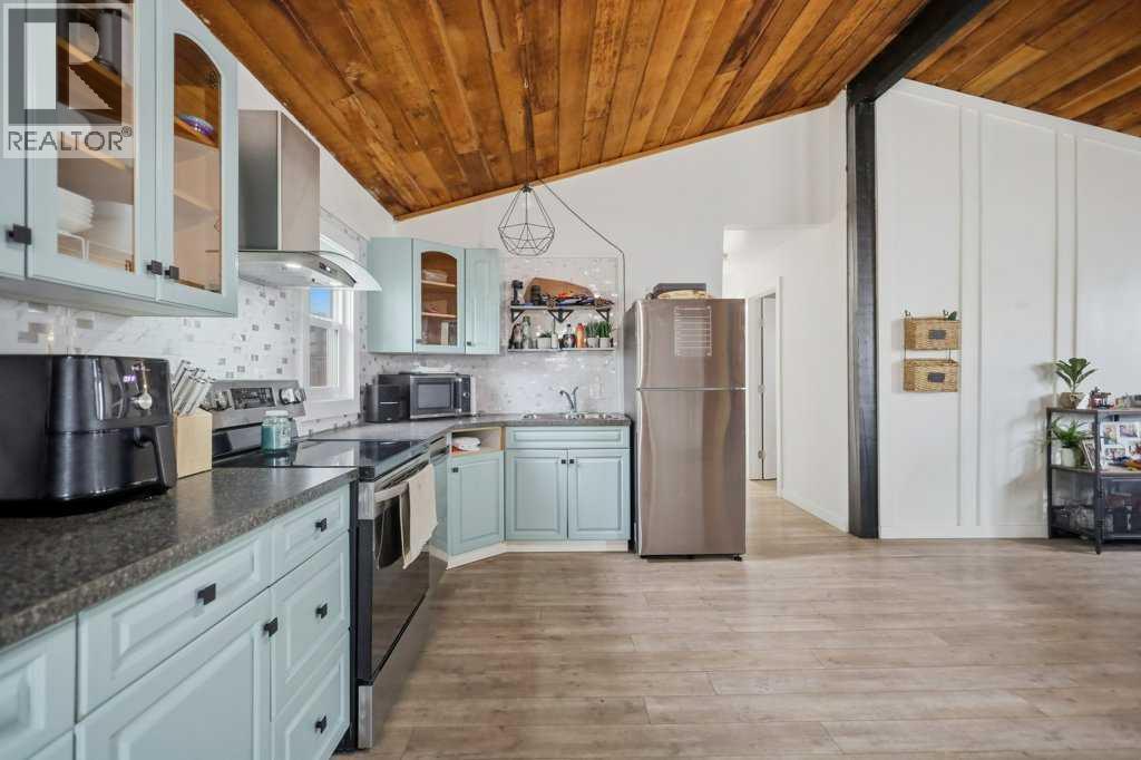 Listing photo – 3513 50 Avenue, Sylvan Lake
