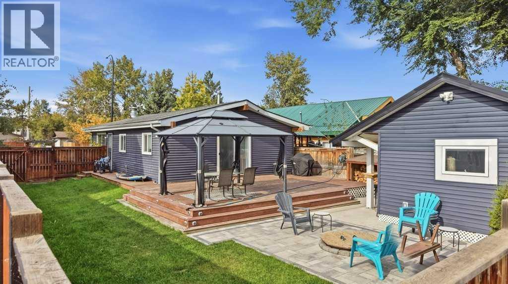 Listing photo – 3513 50 Avenue, Sylvan Lake