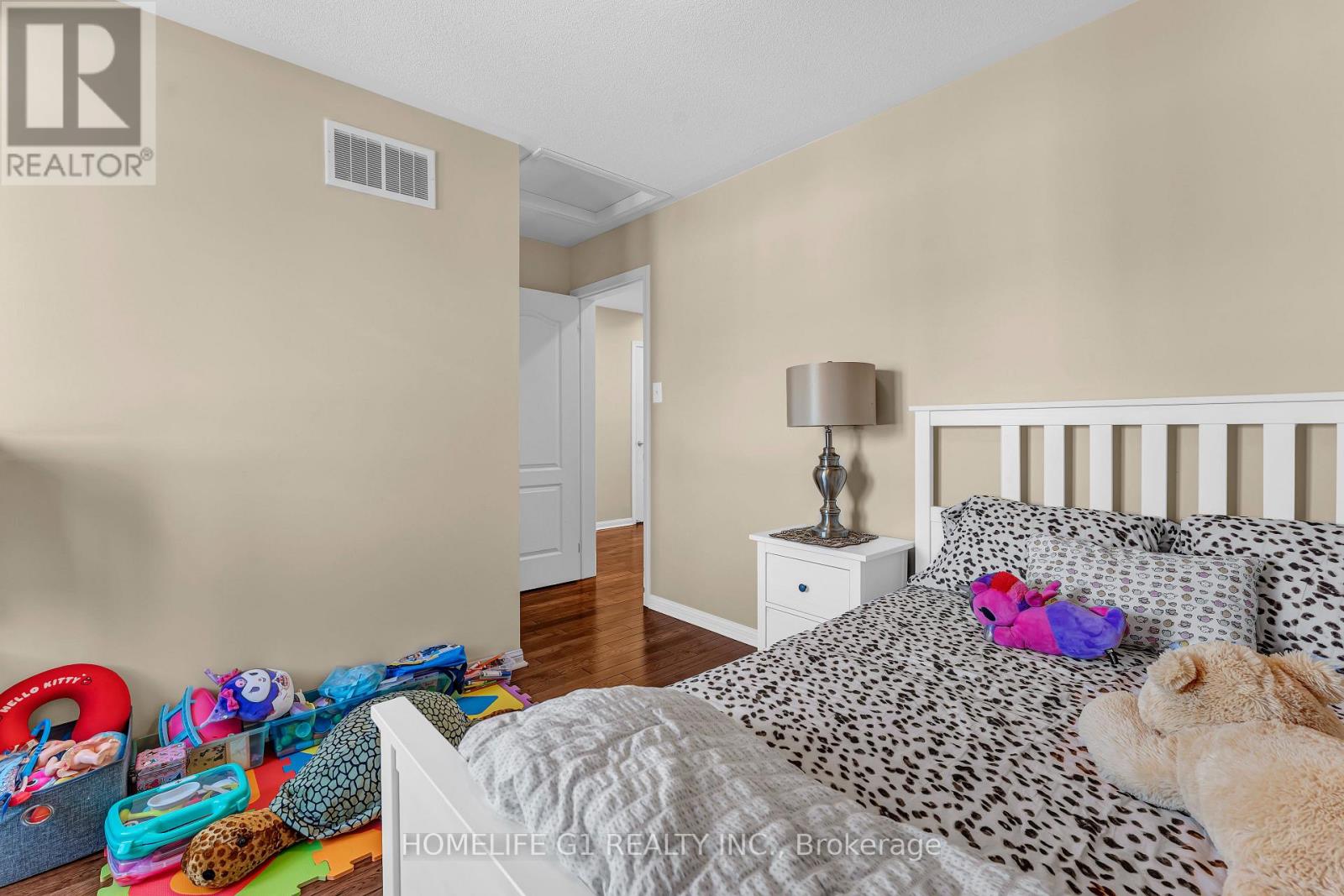 889 CHALLINOR TERRACE - 23