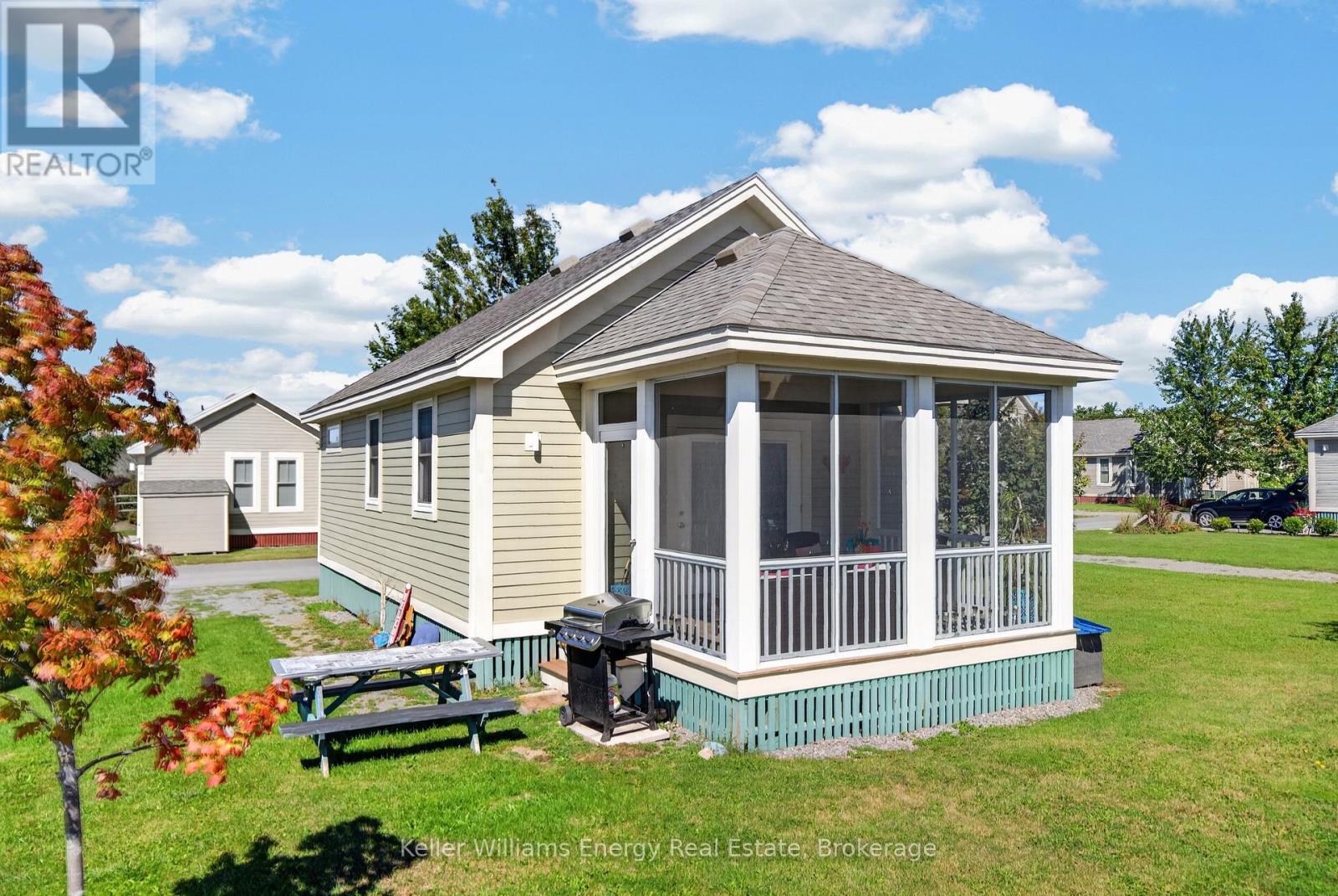 54 - 7 BUTTERNUT LANE, Prince Edward County (Athol Ward)