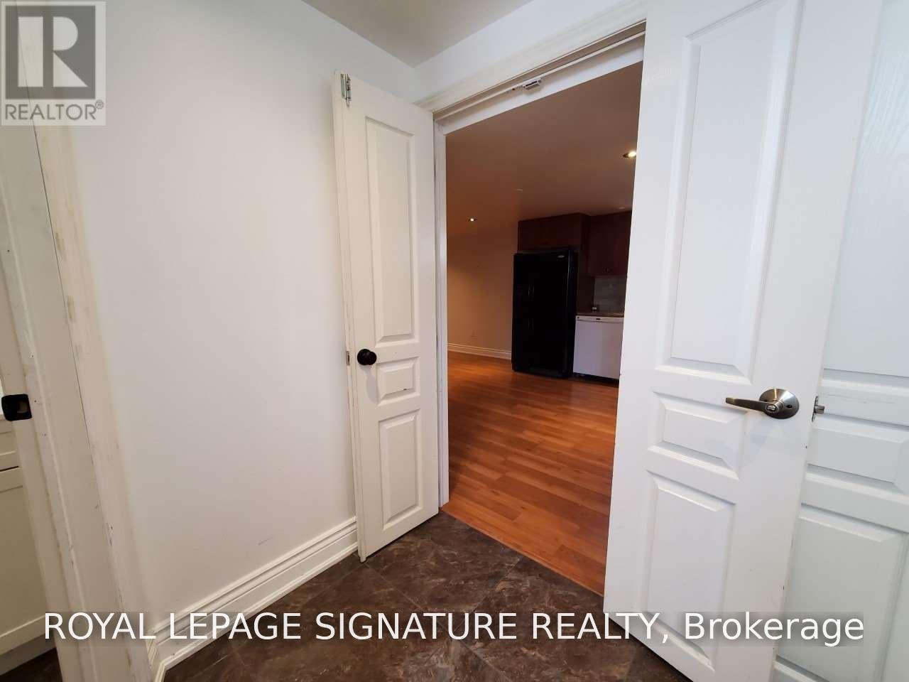 11 PATRICK DRIVE, Aurora (Aurora Highlands) — photo 2
