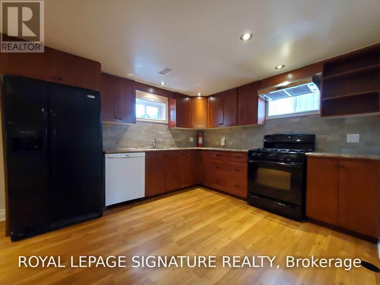 11 PATRICK DRIVE, Aurora (Aurora Highlands) — photo 3