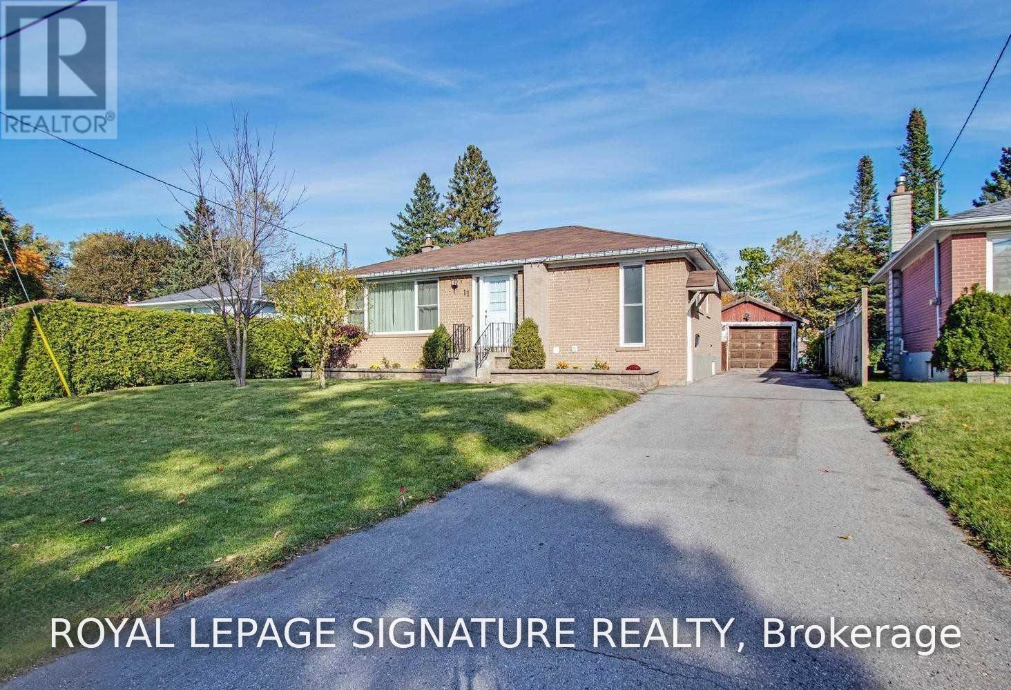 11 PATRICK DRIVE, Aurora (Aurora Highlands) — photo 4