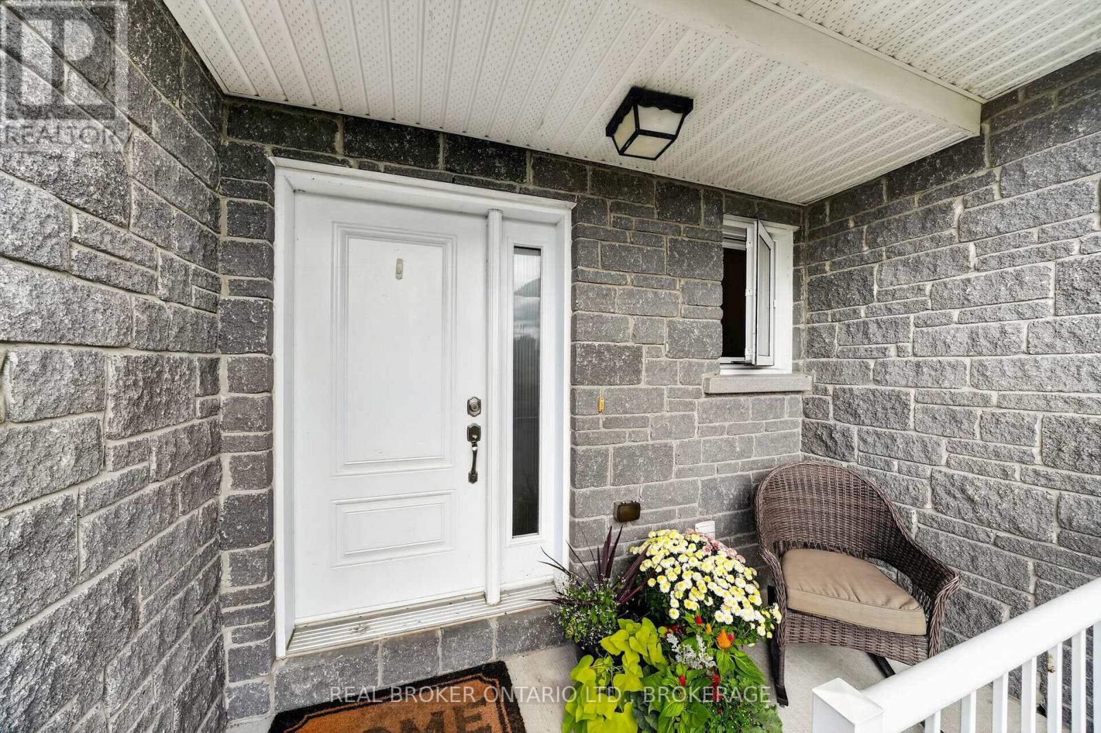 55 ABAGAIL CRESCENT, South Stormont — photo 2