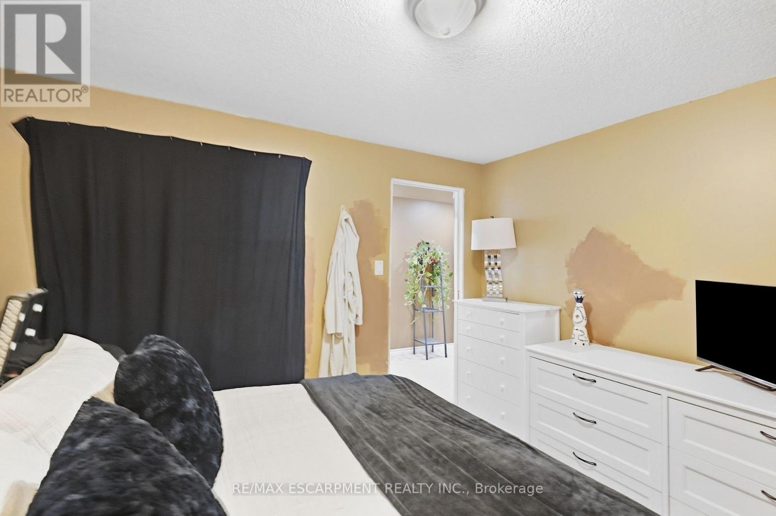 303 WEBSTER ROAD - 33