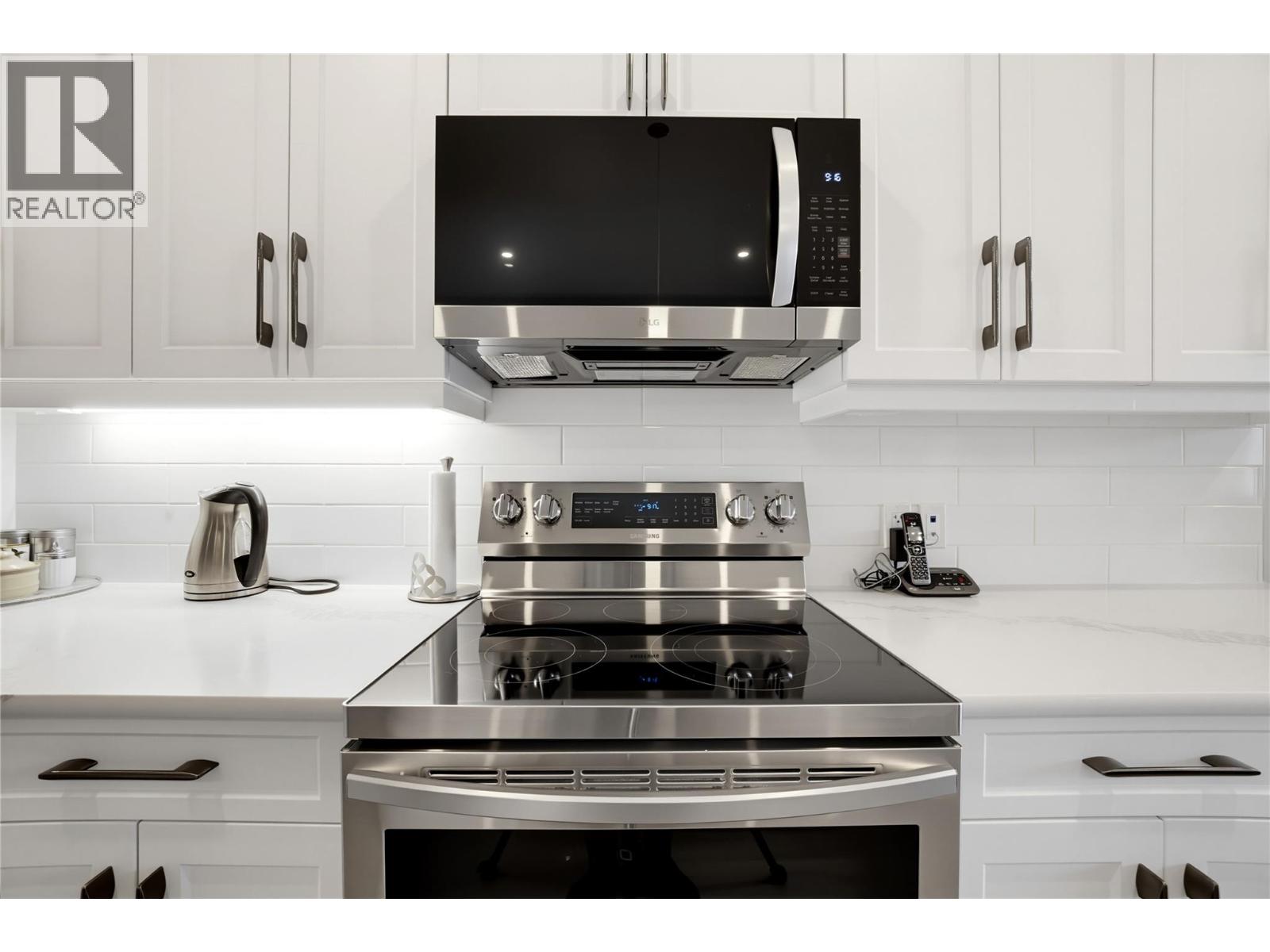 #9 2810 15 Avenue NE - 10
