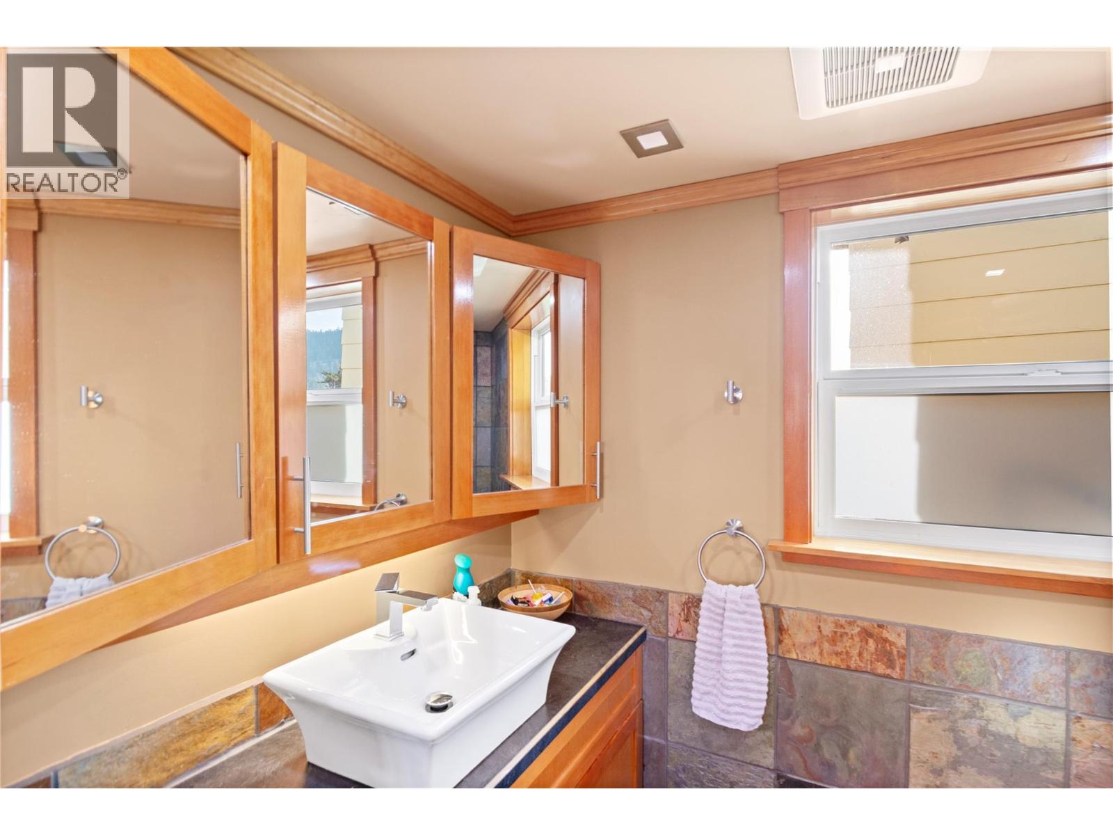 13606 Cooke Avenue - Image 23