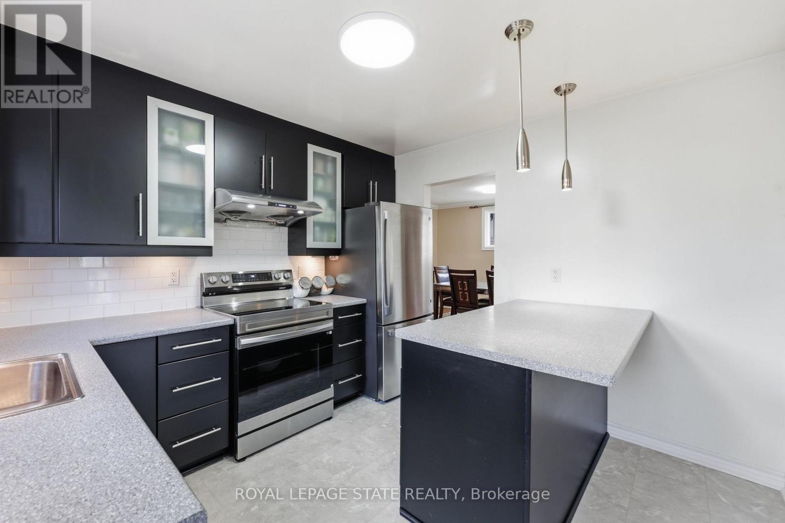 63 FOLKESTONE AVENUE - 11