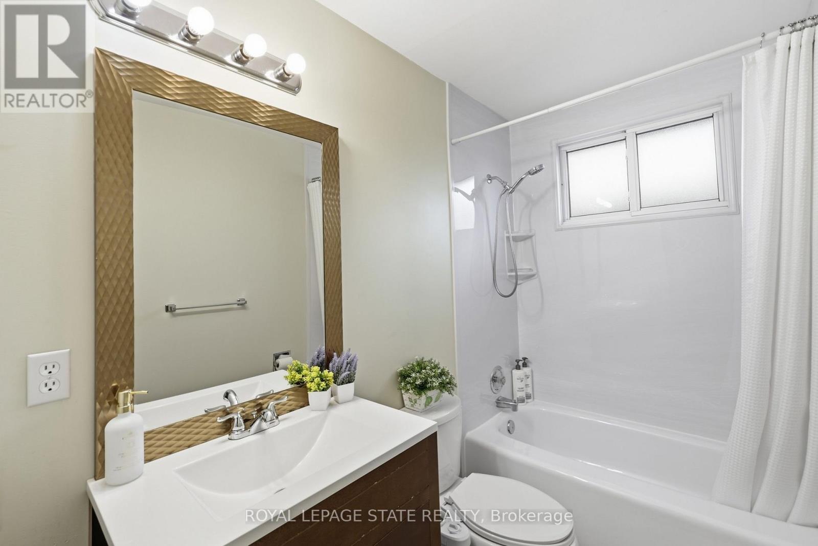 63 FOLKESTONE AVENUE - 24