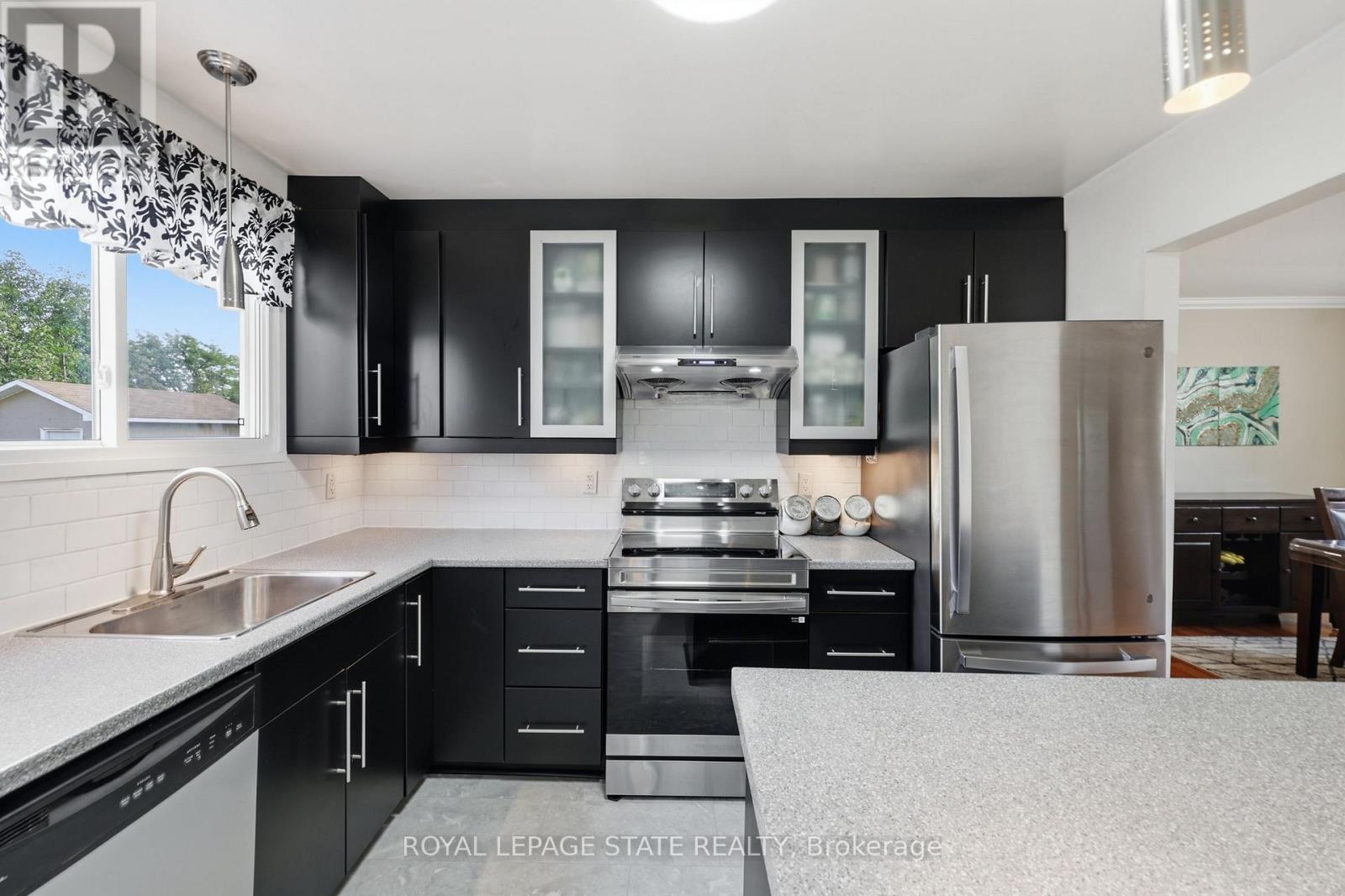 63 FOLKESTONE AVENUE - 13