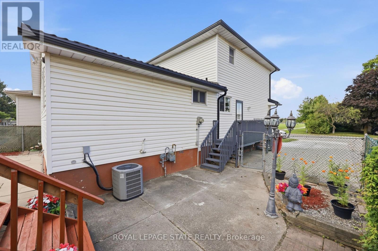 63 FOLKESTONE AVENUE - 35