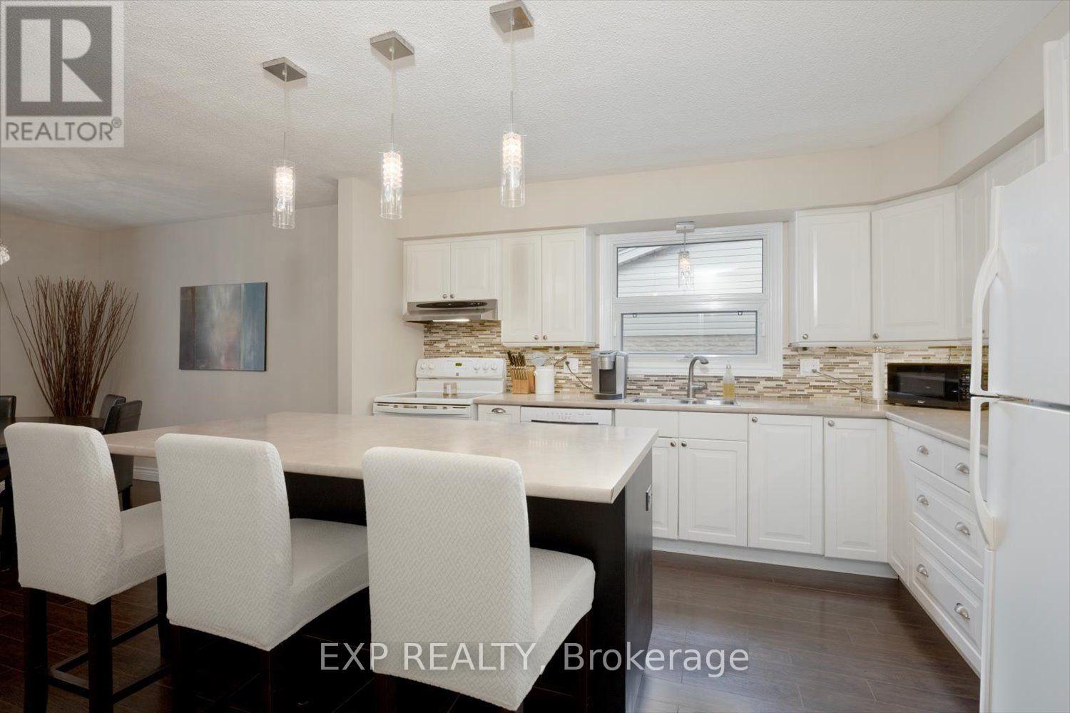 42 FARMINGTON CRESCENT, London South (South L) — photo 7