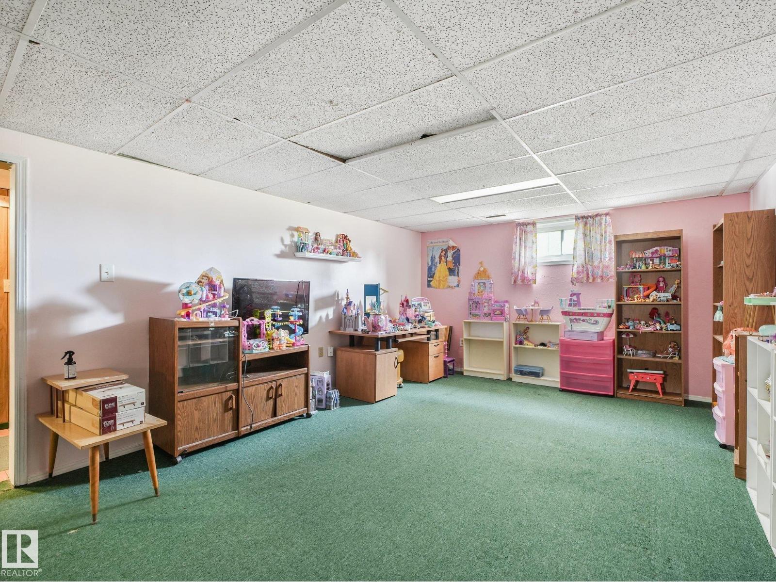 7520 130 AV NW - 5