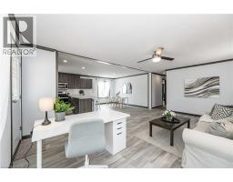 Living room - 1085 Concession 10 Road W Unit# Lot 126/x, Flamborough, ON L0R1K0 Photo 7