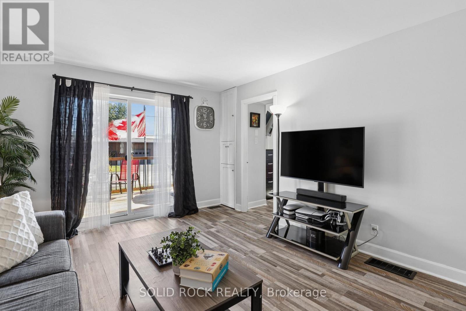 3240 ELIZABETH STREET - Image 17