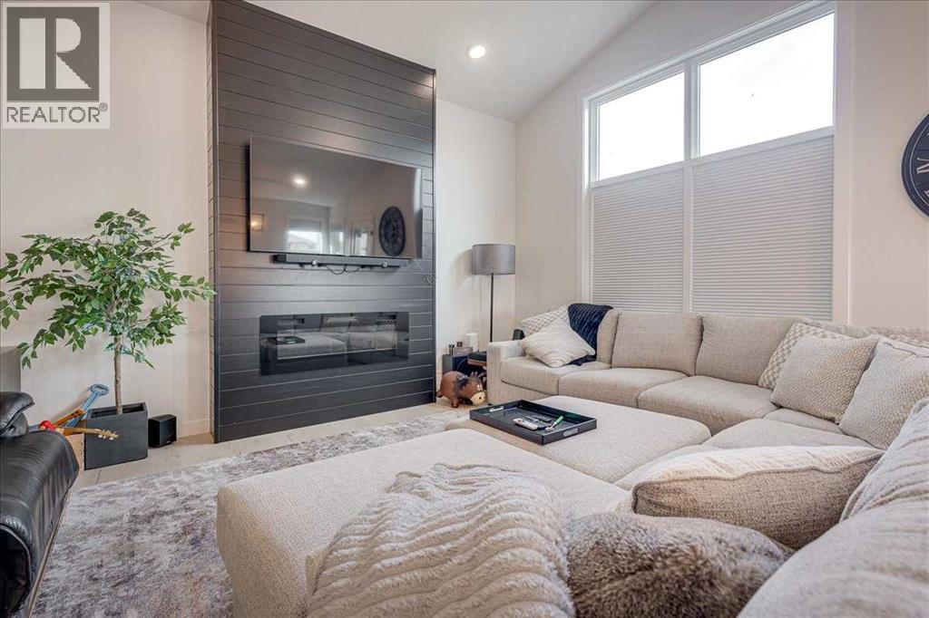 Listing photo – 37 Murphy Close SW, Blackfalds