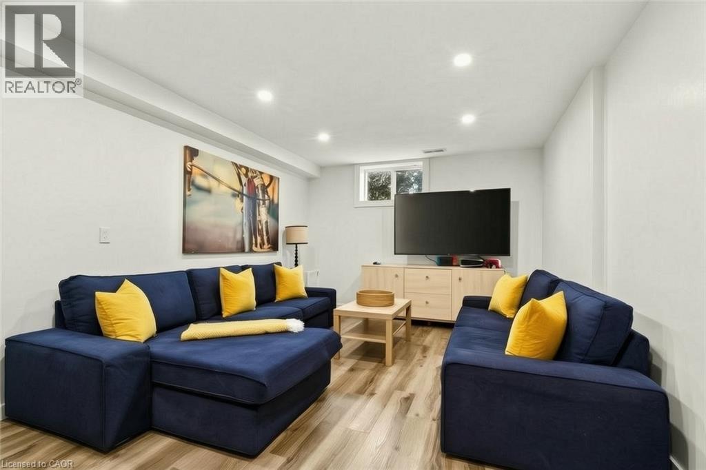 9 MIDWAY Street - Image 36