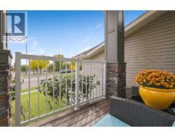 Kitchen - 212 Westland Street, Okotoks, AB T1S2L3 Photo 7
