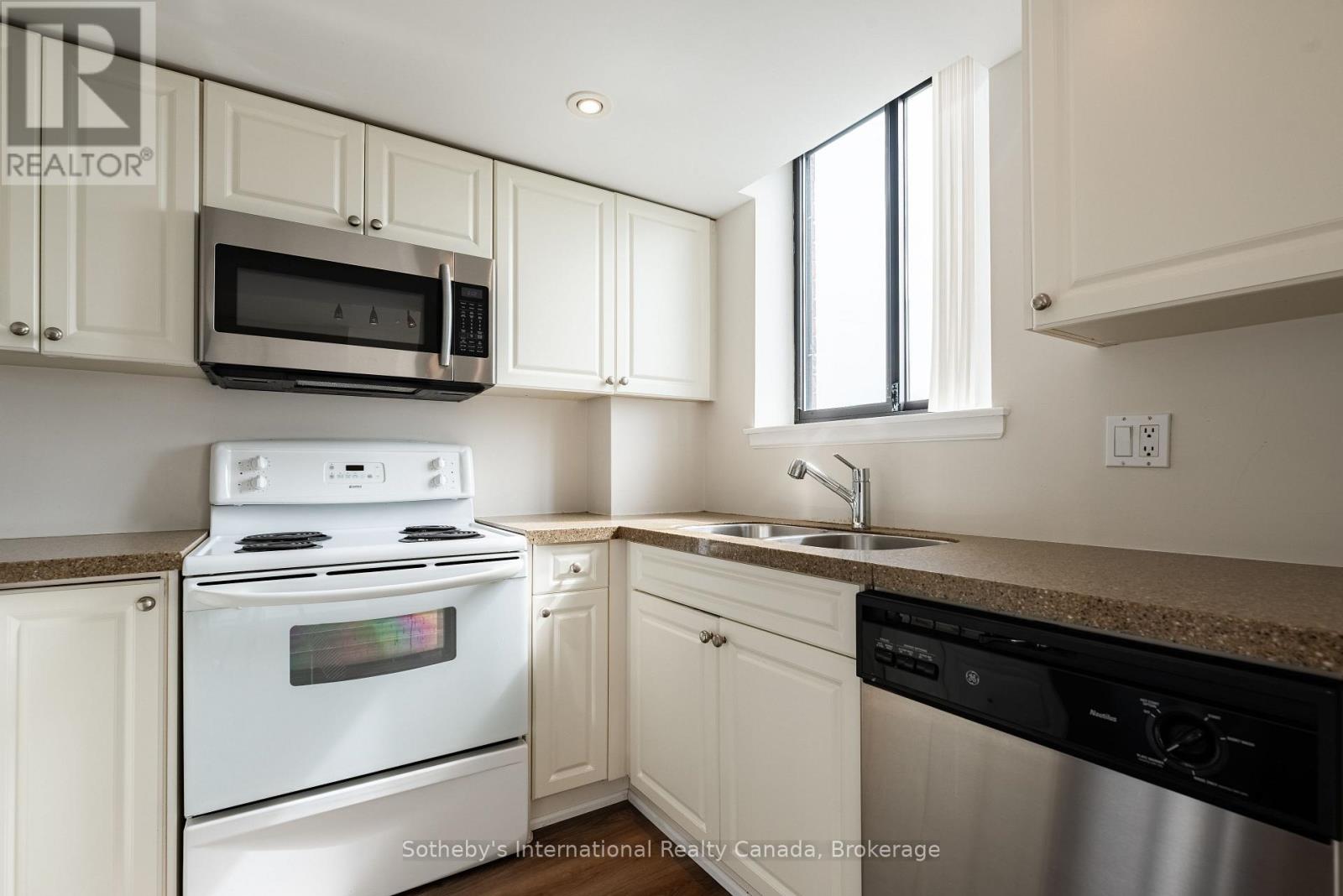 #804 1230 MARLBOROUGH COURT - 15