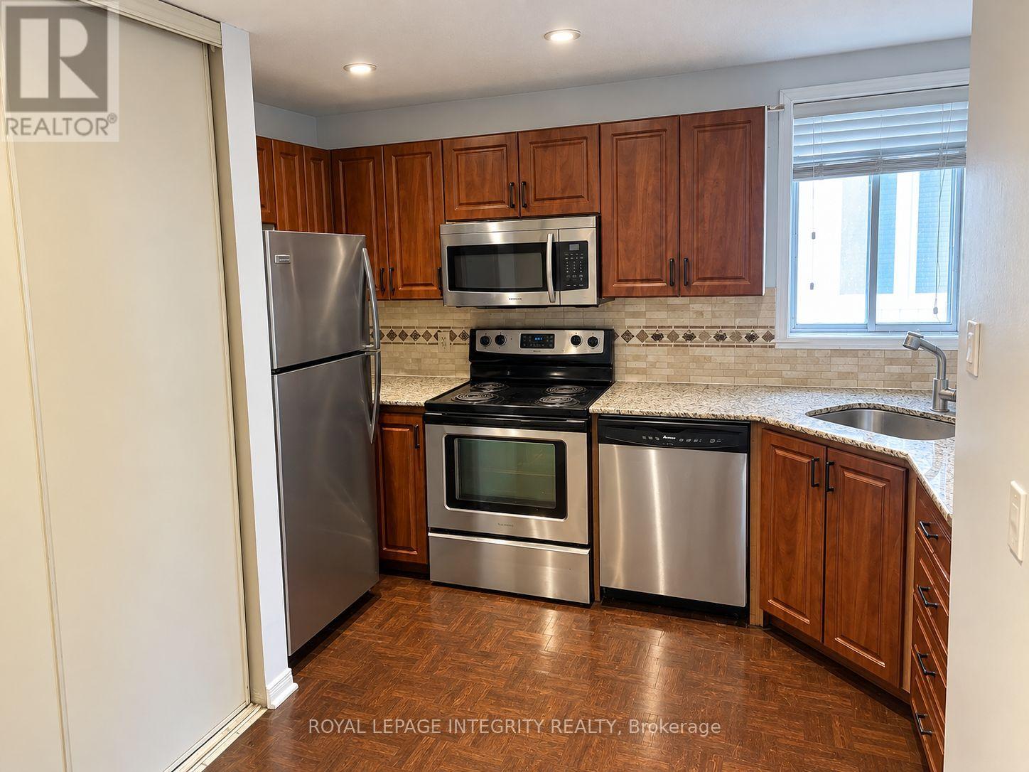 #48 48 BOLTON STREET - 16