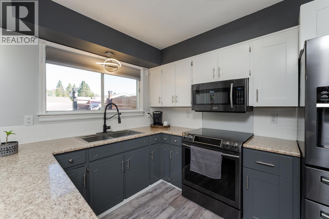 8068 PRINCETON CRESCENT - 12