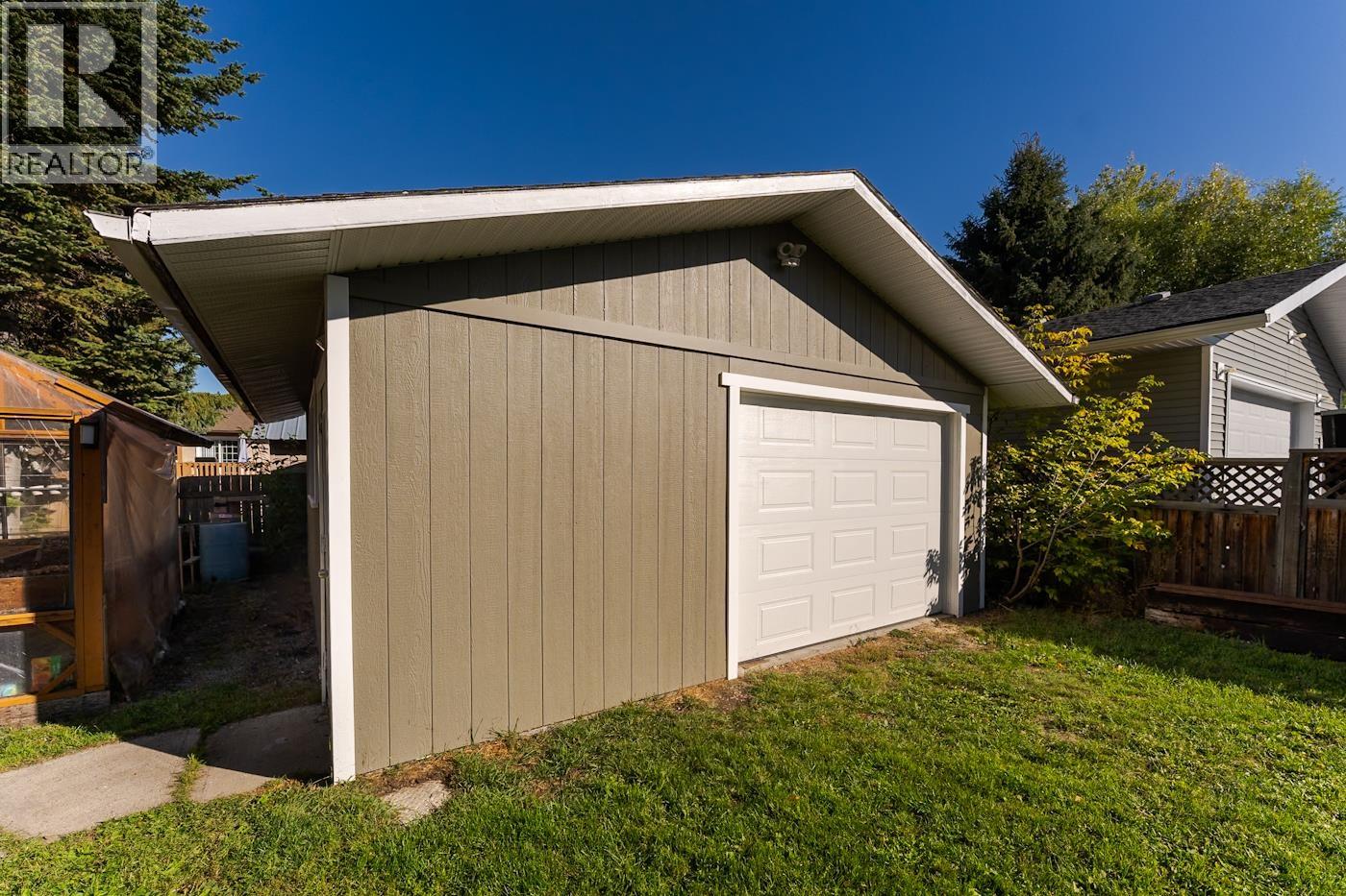 8068 PRINCETON CRESCENT - Image 34