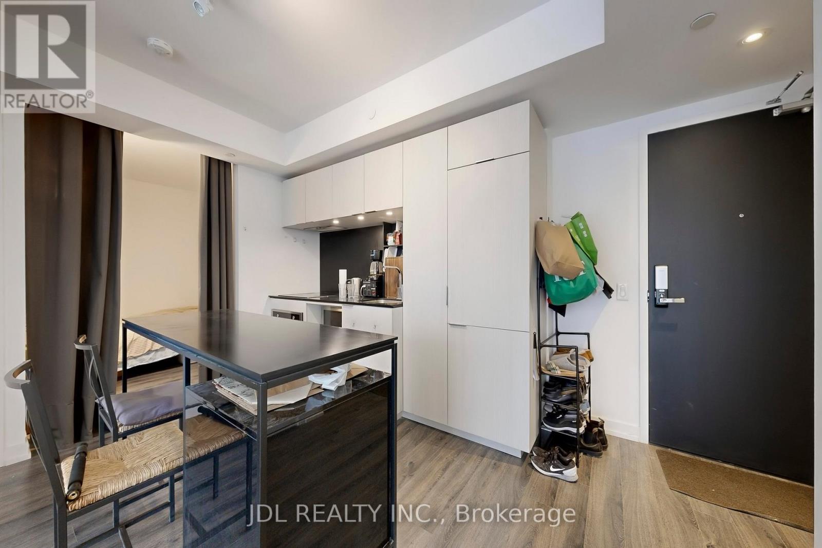 #501 77 SHUTER STREET - 13