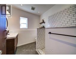 2574 Fairgrounds Road South Road S, Clearview, ON L0M1G0 Photo 11