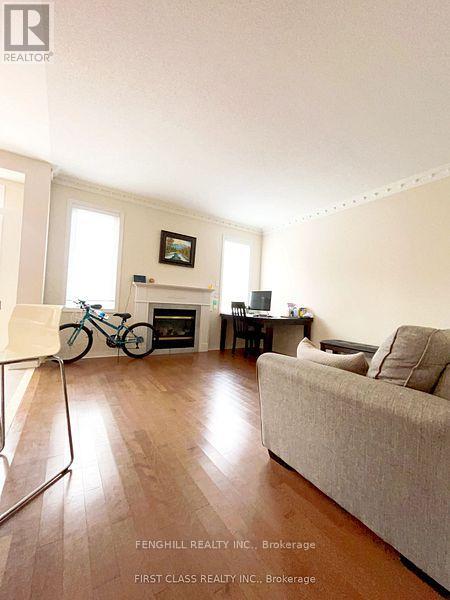 18 MAGNOTTA ROAD, Markham (Cachet) — photo 5