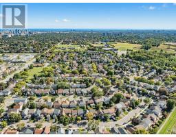67 Bigham Crescent, Toronto, ON M9C5C5 Photo 38