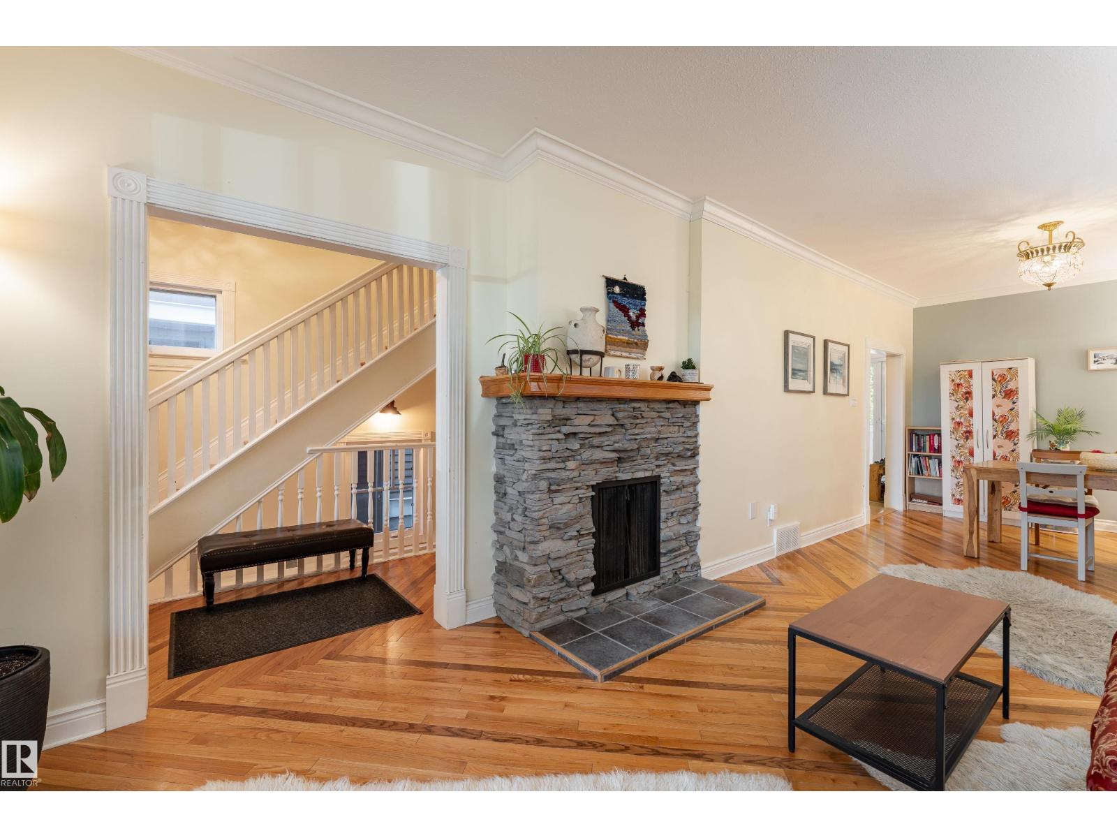 11225 127 ST NW photo 17