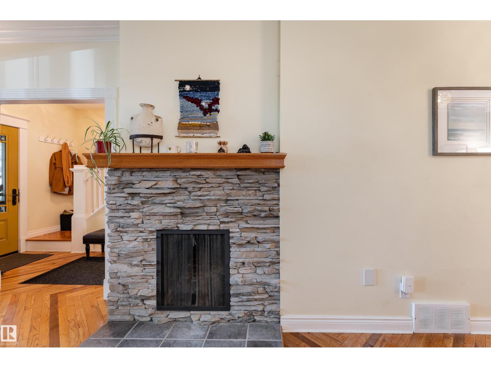 11225 127 ST NW photo 19