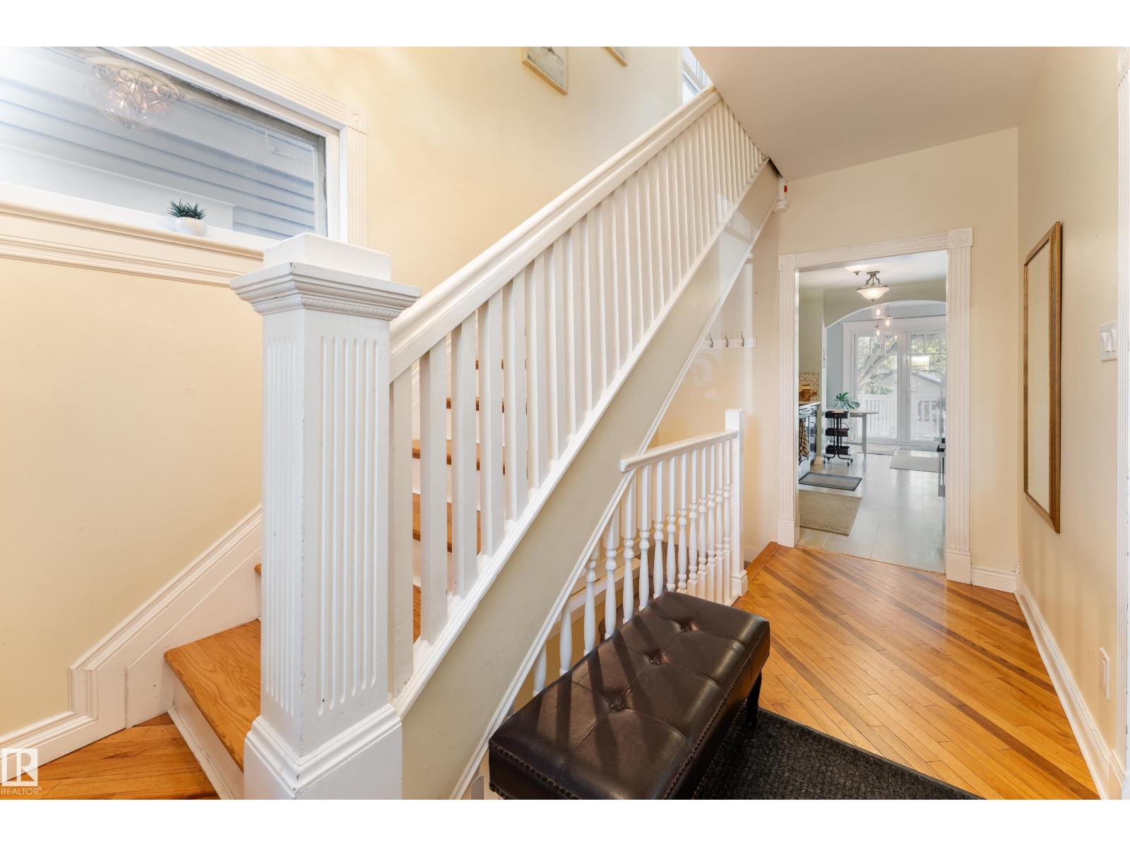 11225 127 ST NW photo 23