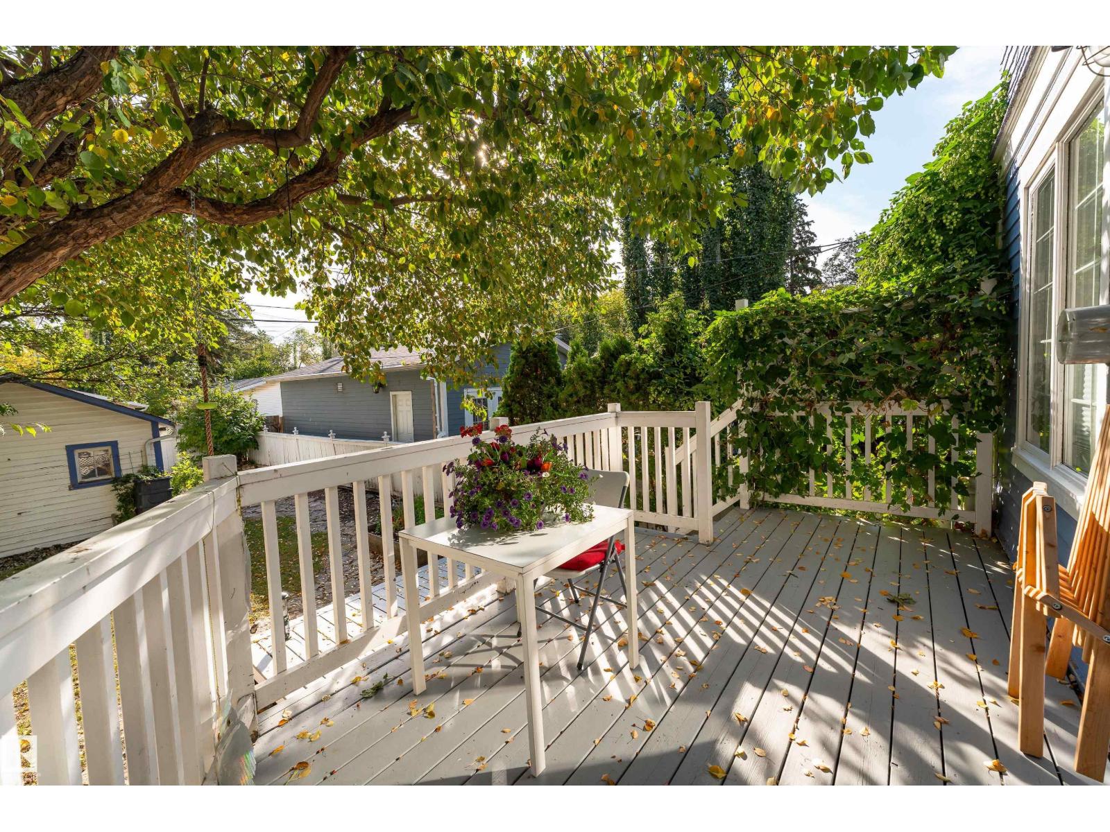 11225 127 ST NW photo 40